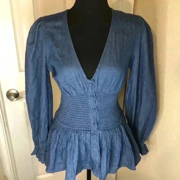 Women’s Deep V Top size Small - Picture 7 of 15